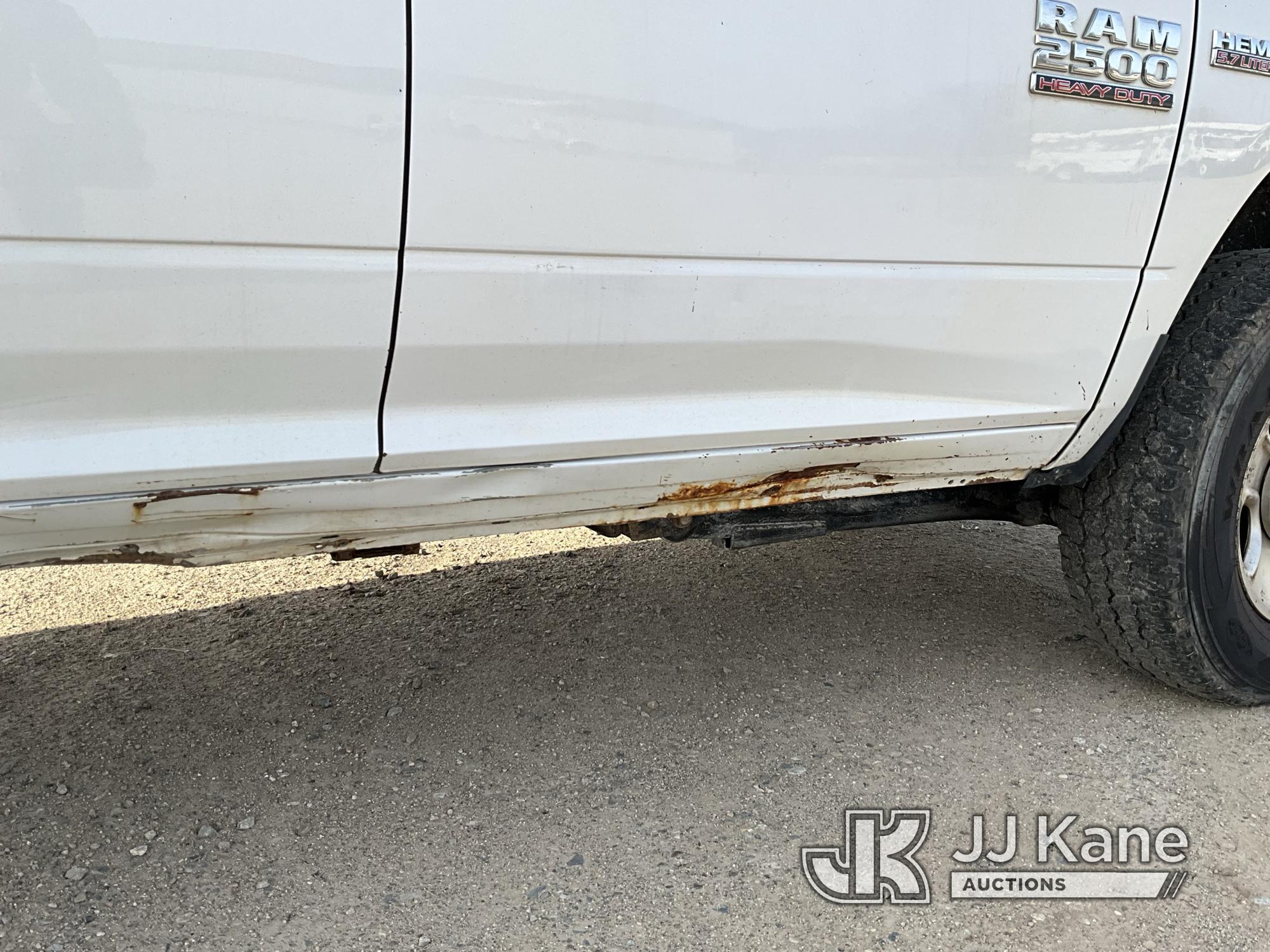 (Lowell, MI) 2014 RAM 2500 4x4 Crew-Cab Pickup Truck Runs & Moves) (Body Damage