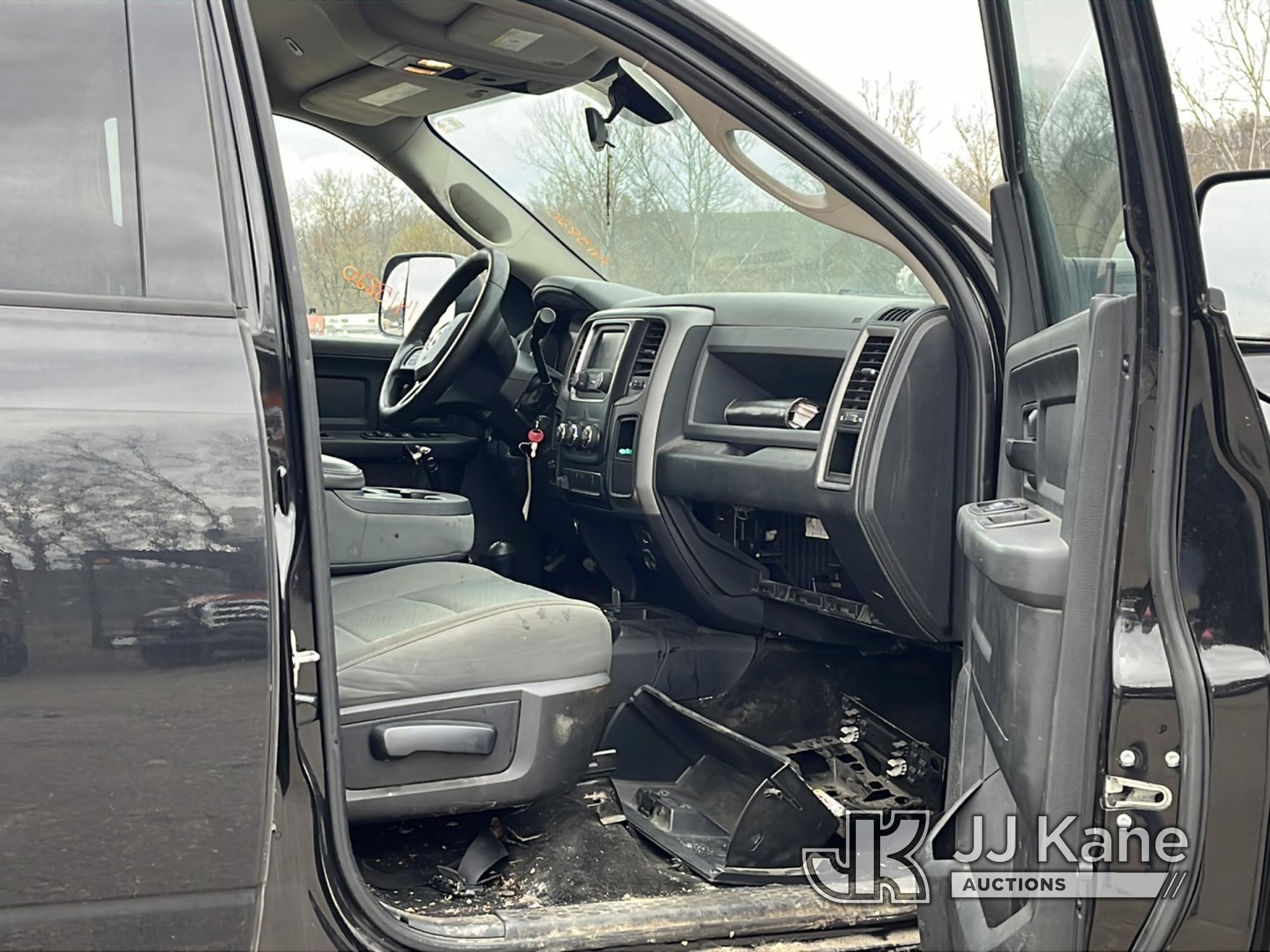 (Smock, PA) 2017 RAM 2500 4x4 Crew-Cab Pickup Truck Runs & Moves, Bad Brakes, No Power Steering, TPS
