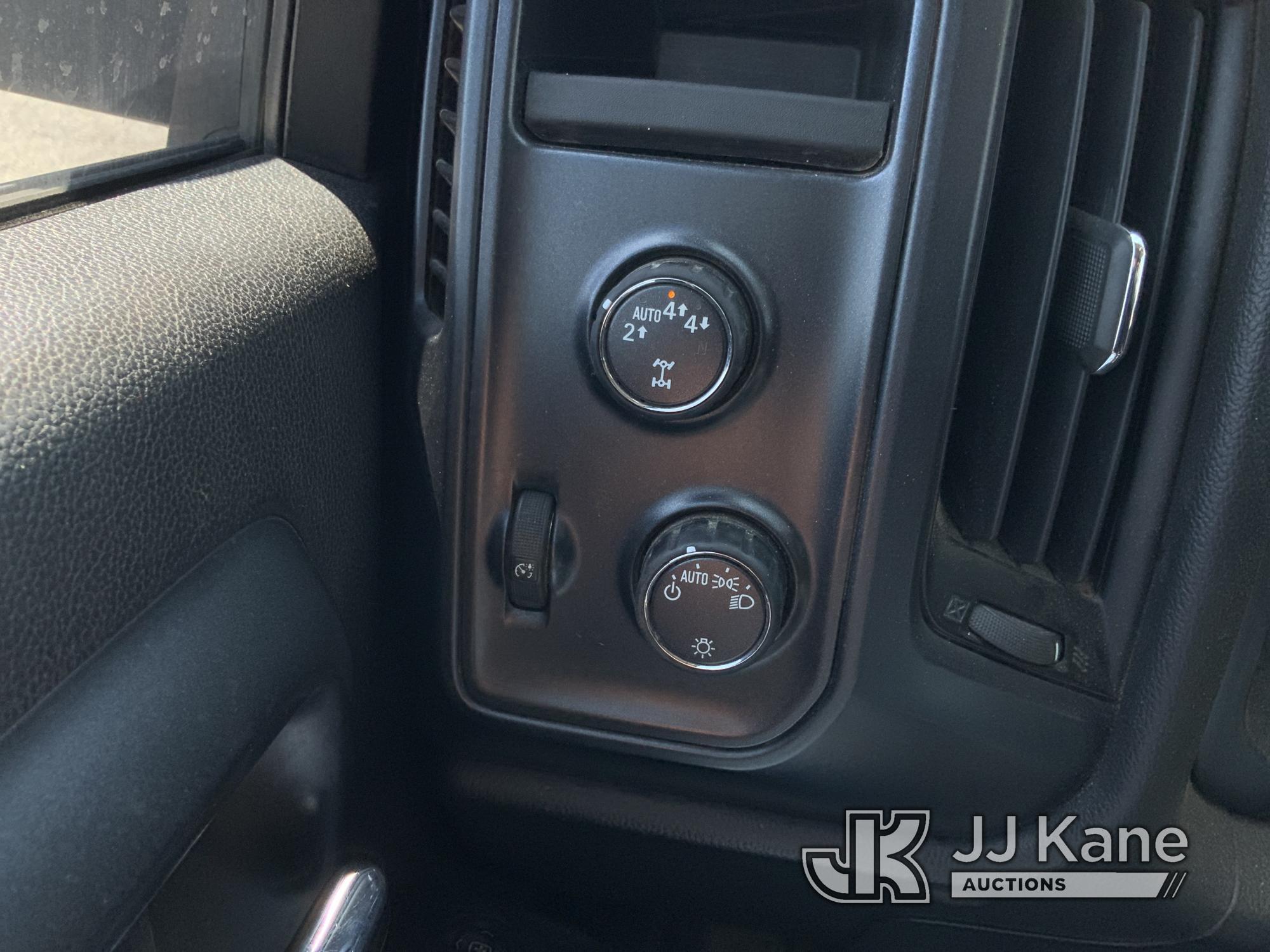 (Fort Wayne, IN) 2018 Chevrolet Silverado K1500 4X4 Extended-Cab Pickup Truck Not Running, Condition