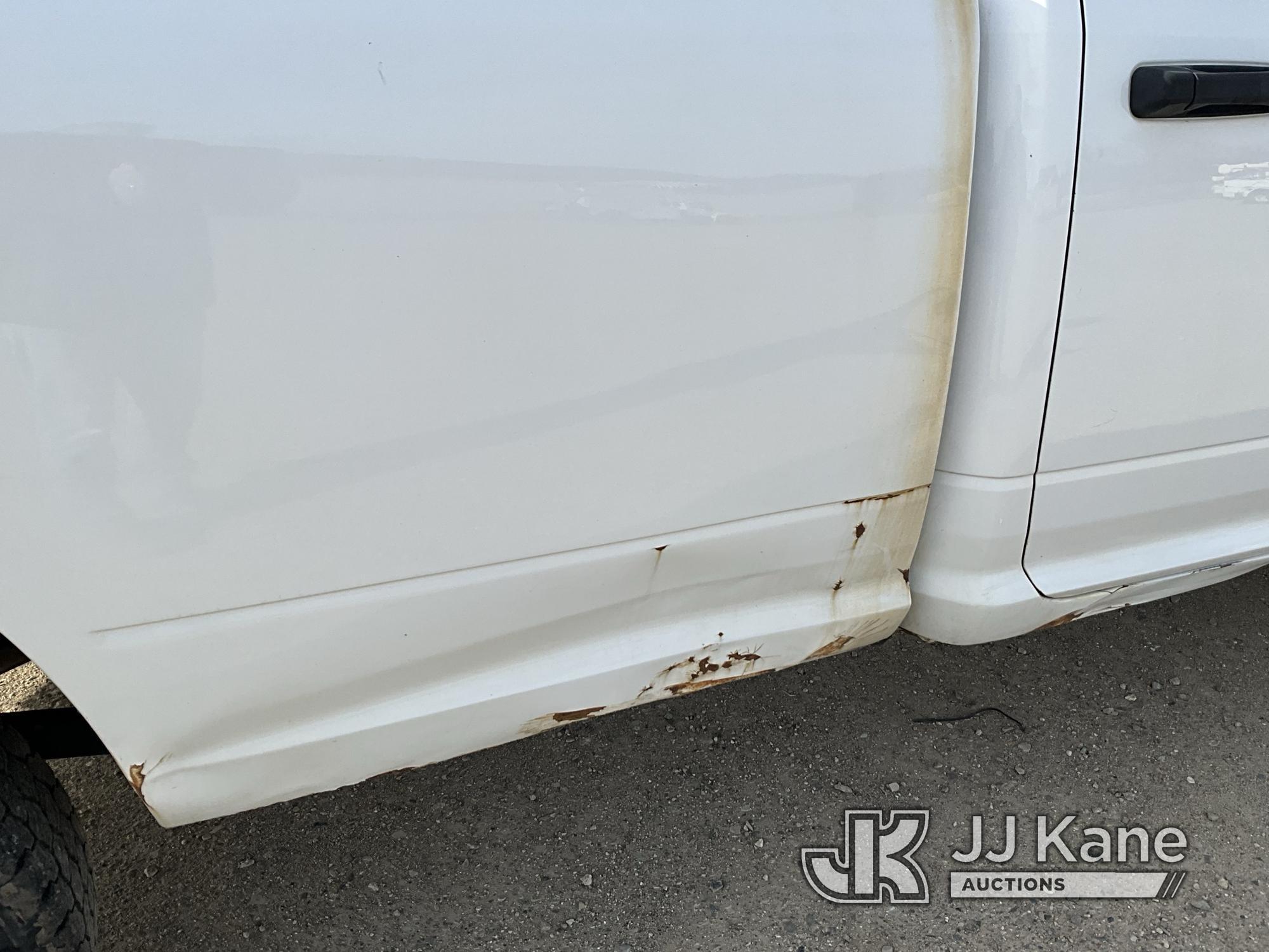 (Lowell, MI) 2014 RAM 2500 4x4 Crew-Cab Pickup Truck Runs & Moves) (Body Damage