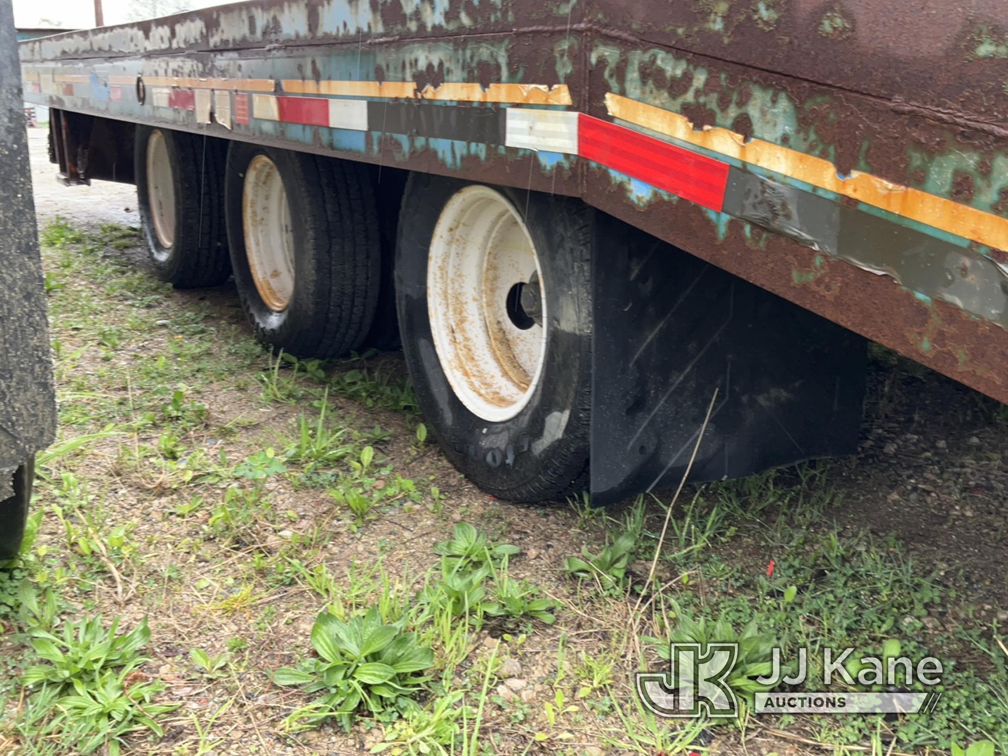 (Charlotte, MI) 2009 Interstate 18DTA Tri-Axle Flatbed Trailer Jack Operates. Seller States: Rotted
