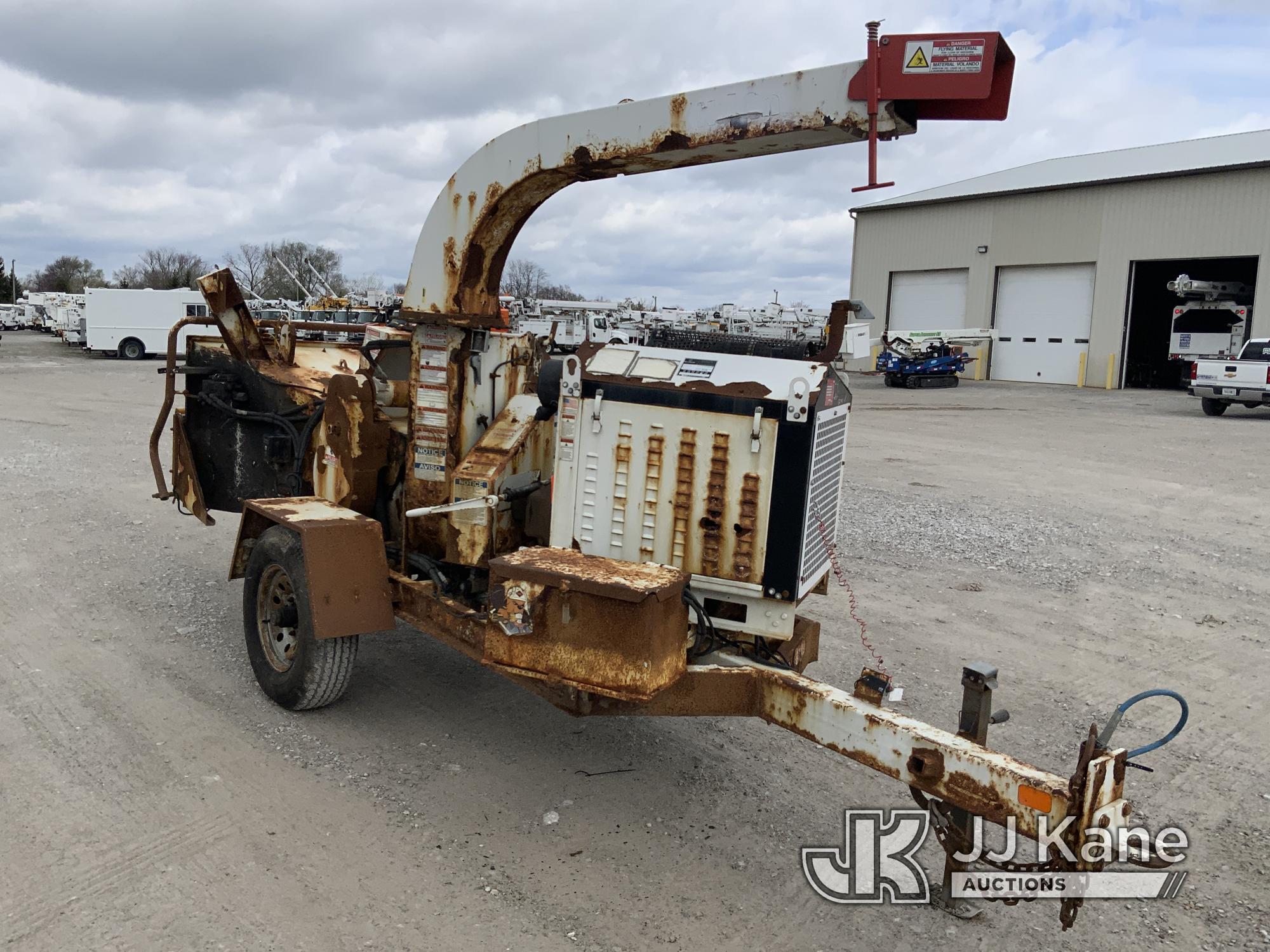 (Fort Wayne, IN) 2015 Morbark M12D Chipper (12in Drum), trailer mtd. NO TITLE) (Runs & Operates) (Ru