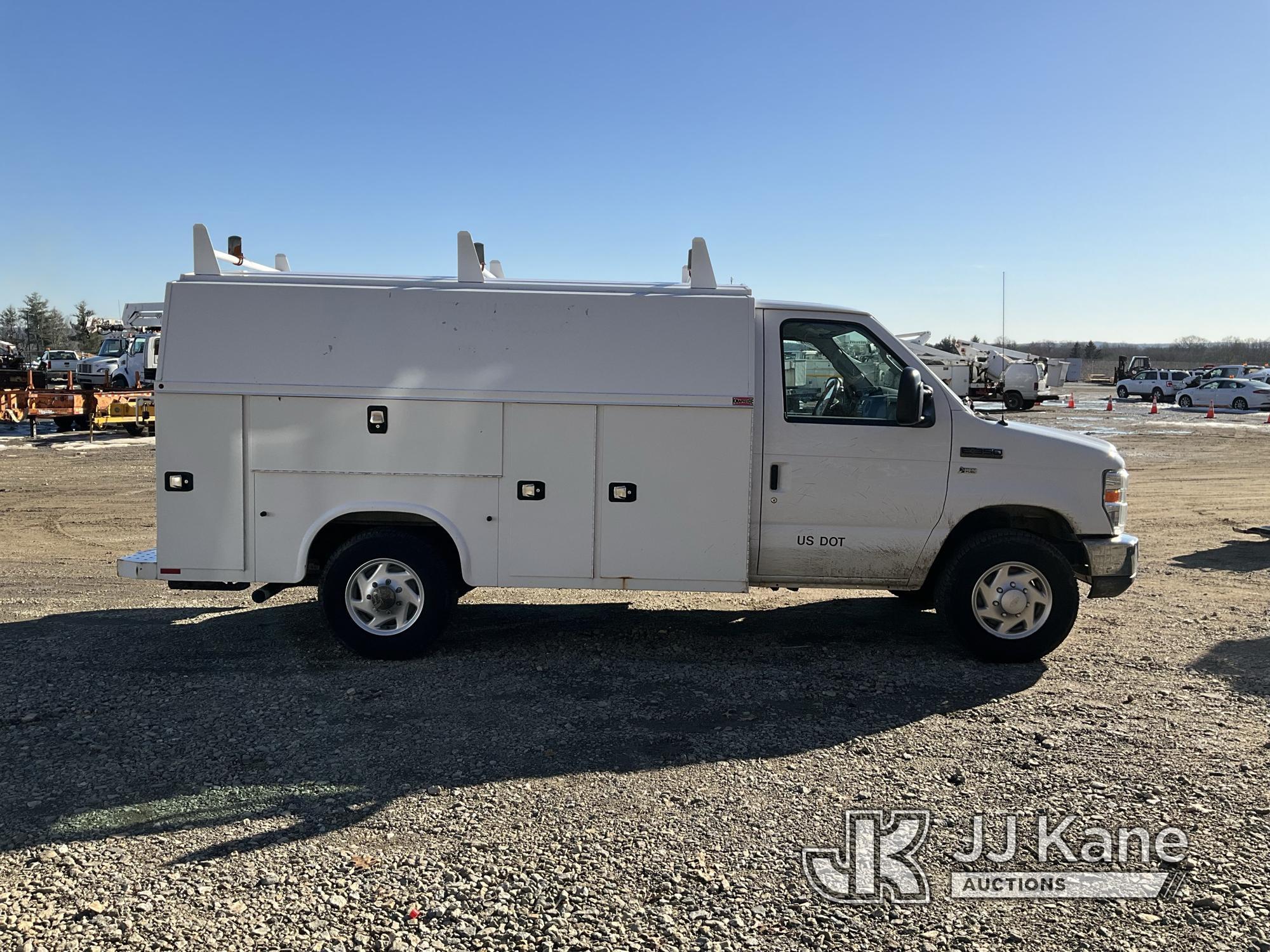 (Shrewsbury, MA) 2014 Ford E350 Enclosed Service Van Runs & Moves) (Rust Damage