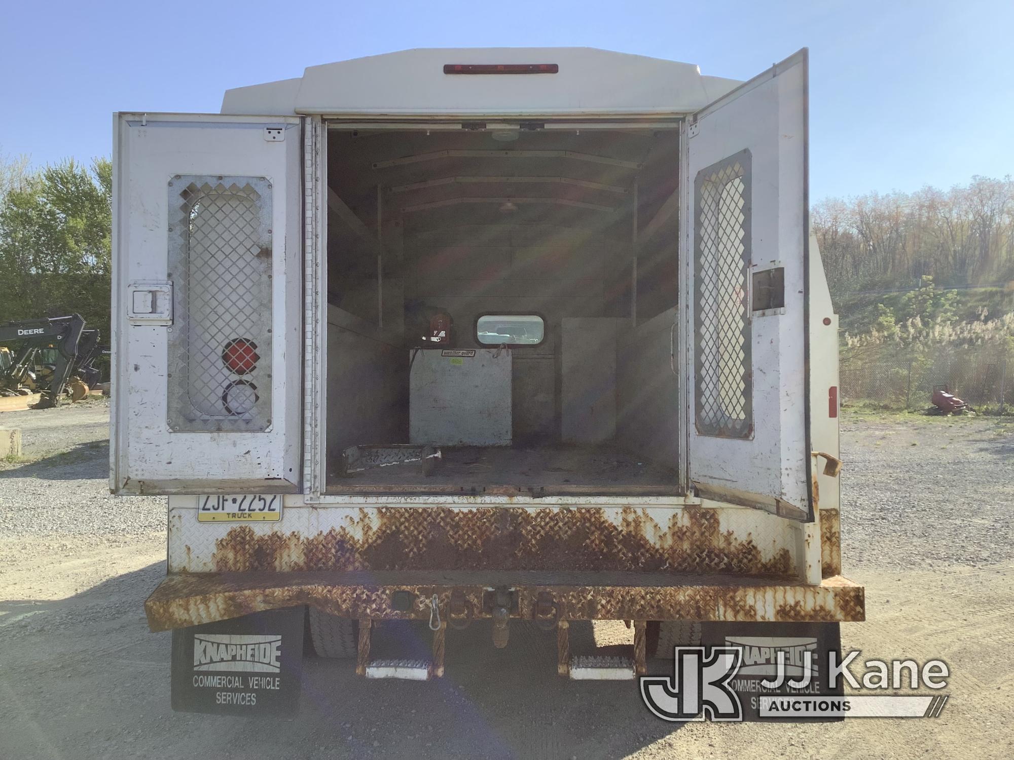 (Houston, PA) 2016 Ford F450 Enclosed Service Truck Runs & Moves) (Rust & Body Damage) ( NOT TO BE S