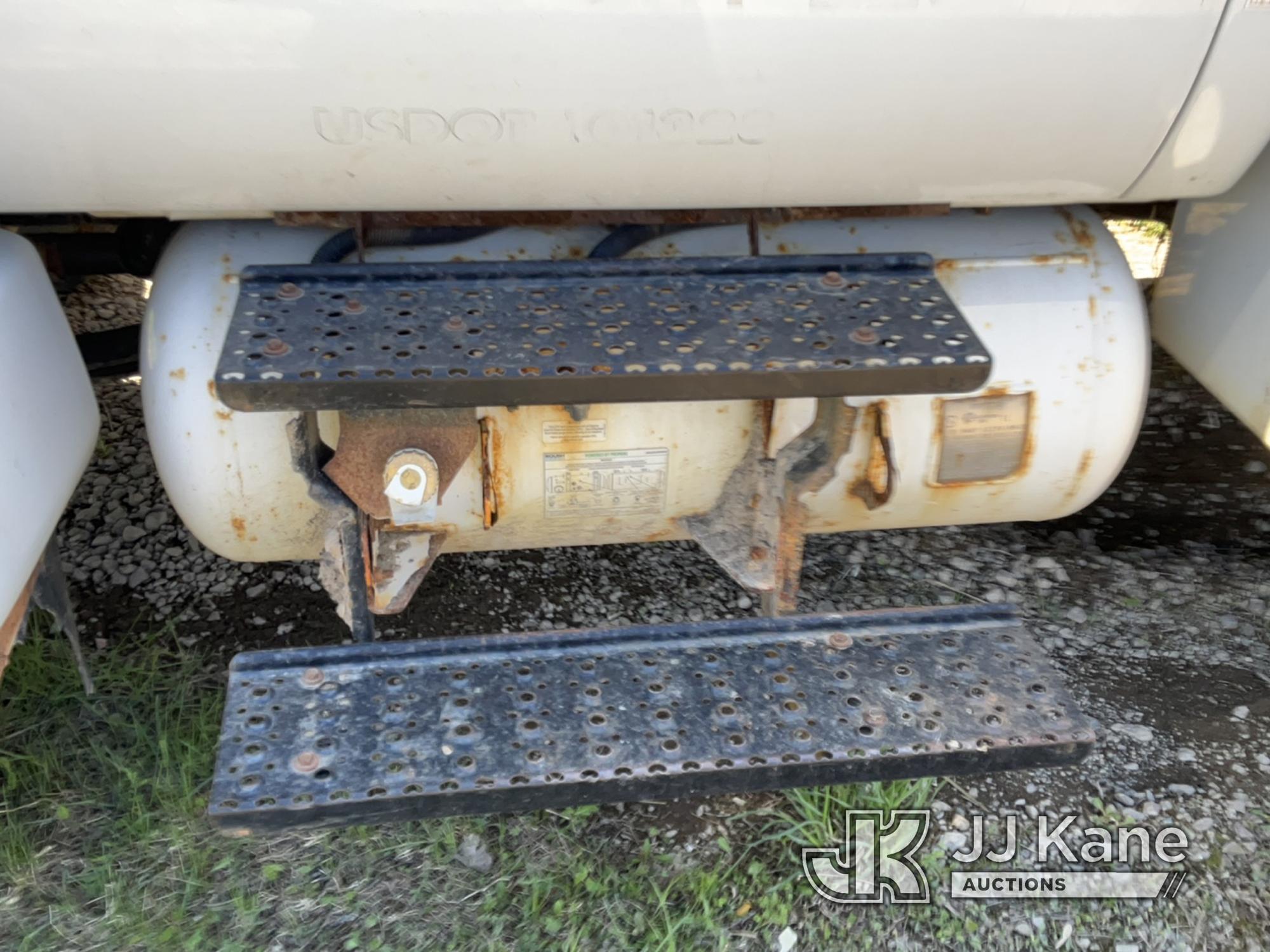 (Charlotte, MI) 2012 Ford F650 Chipper Dump Truck Condition Unknown, No Crank with Jump, BUYER LOAD.