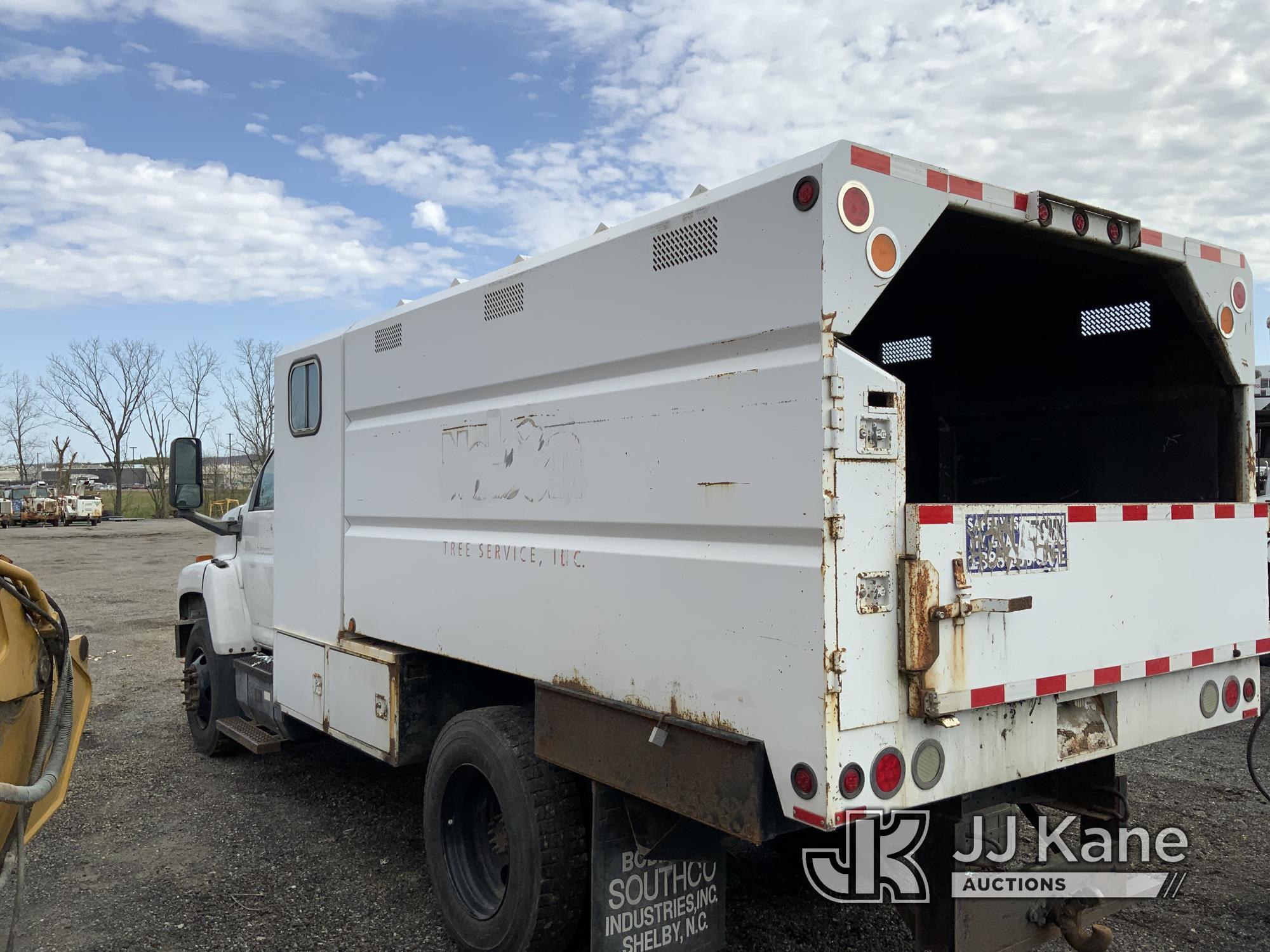 (Ashland, OH) 2006 GMC C6500 Chipper Dump Truck Runs, Moves & Operates) (Body Damage