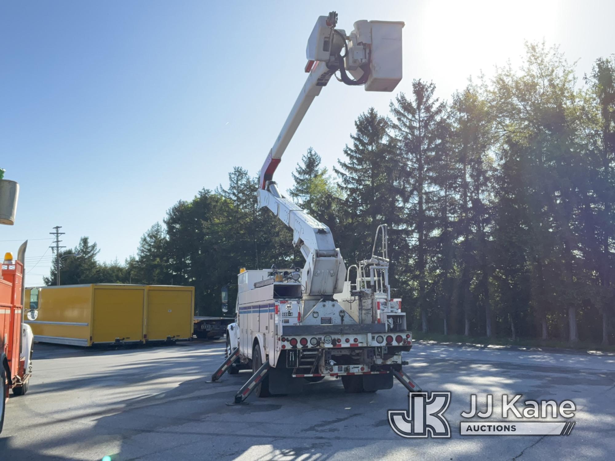 (Chester Springs, PA) Altec A55-OC, Material Handling Bucket Truck mounted on 2008 Freightliner M2 1