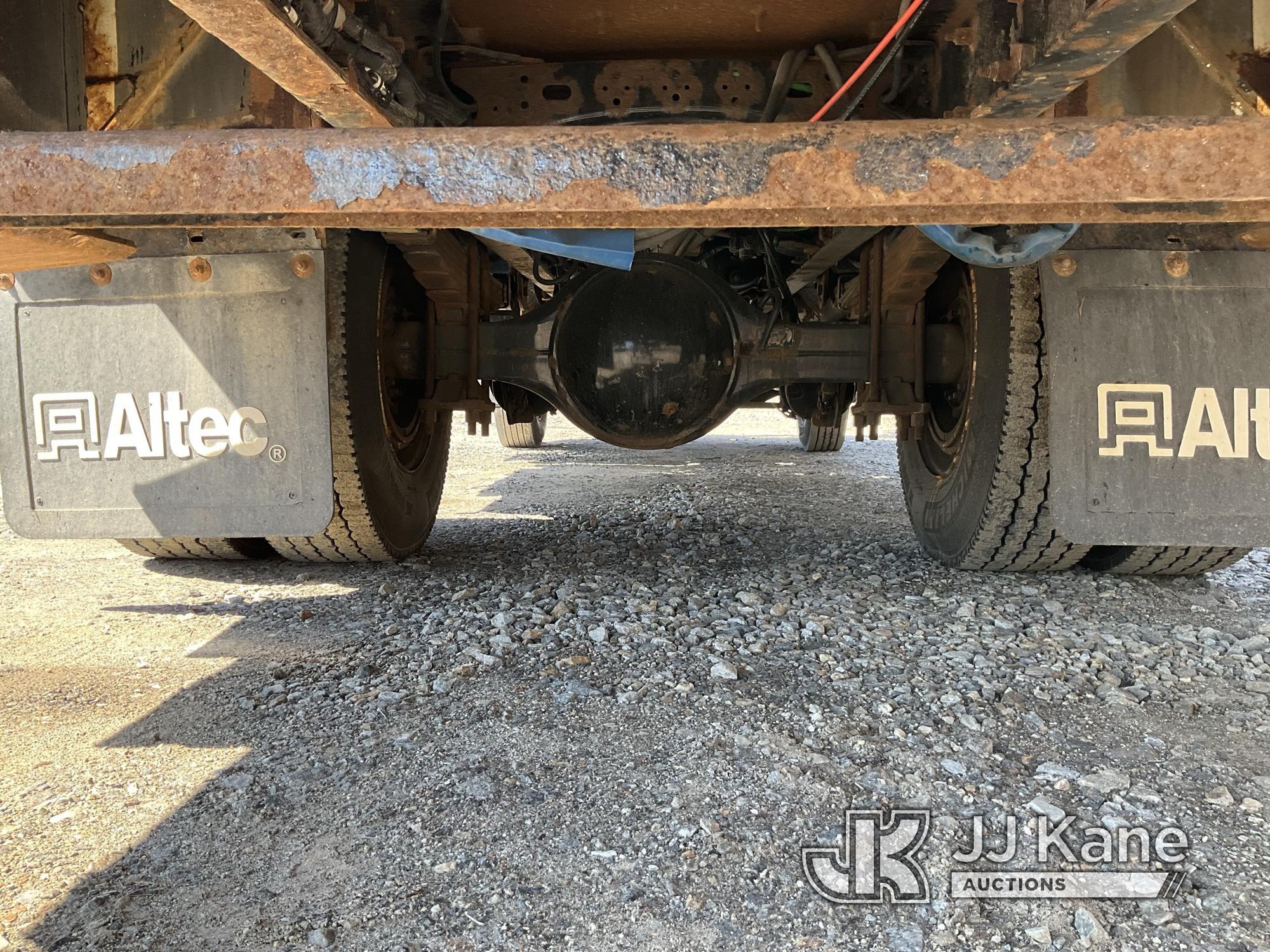 (Shrewsbury, MA) Altec AA55, Material Handling Bucket Truck rear mounted on 2019 Freightliner M2 106