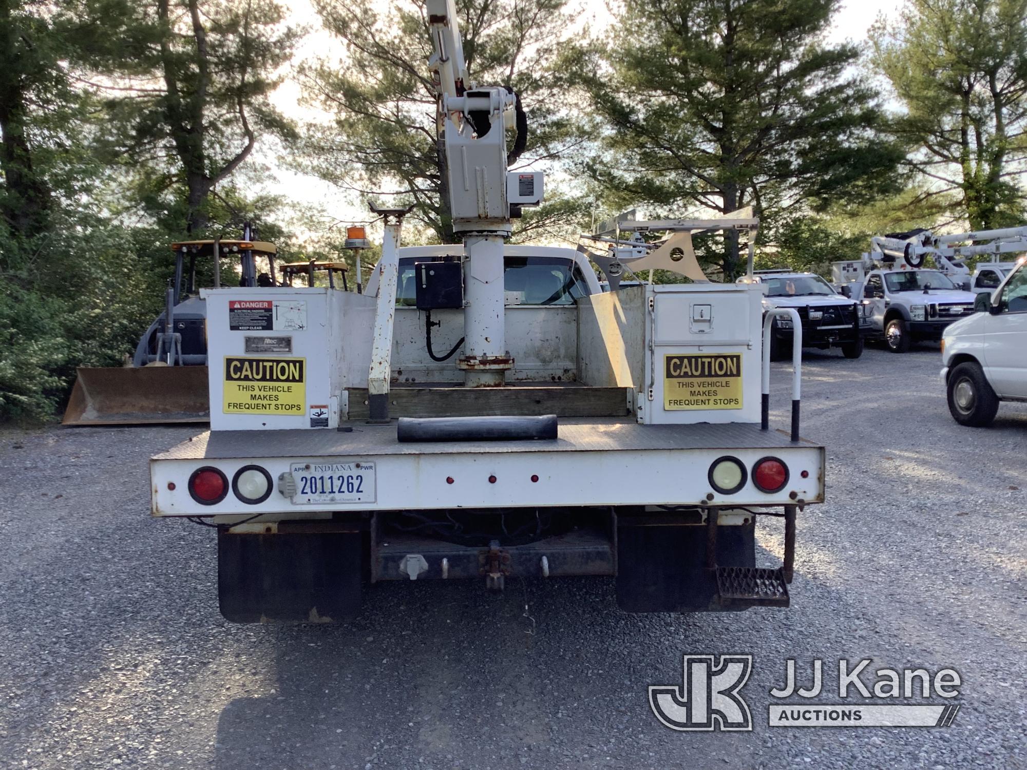 (Frederick, MD) Altec AT37G, Articulating & Telescopic Bucket mounted on 2011 Ford F550 Service Truc