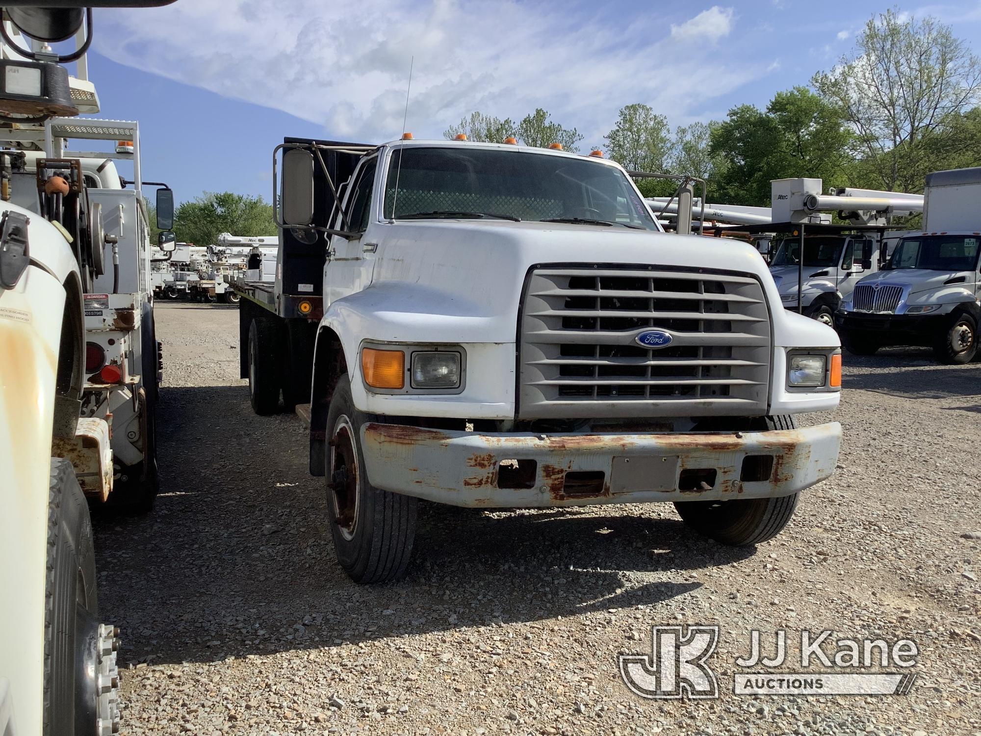 (Smock, PA) 1995 Ford F800 Flatbed Truck Not Running, Condition Unknown, Key Broken Inside Of Igniti