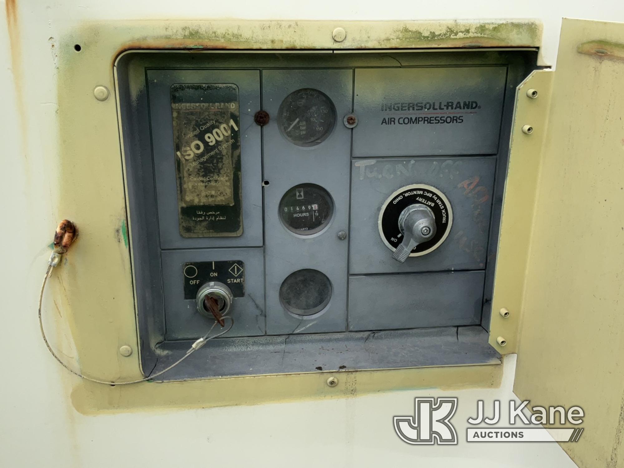 (Charlotte, MI) Ingersoll Rand P185 Portable Air Compressor No Title, Runs, Makes Air