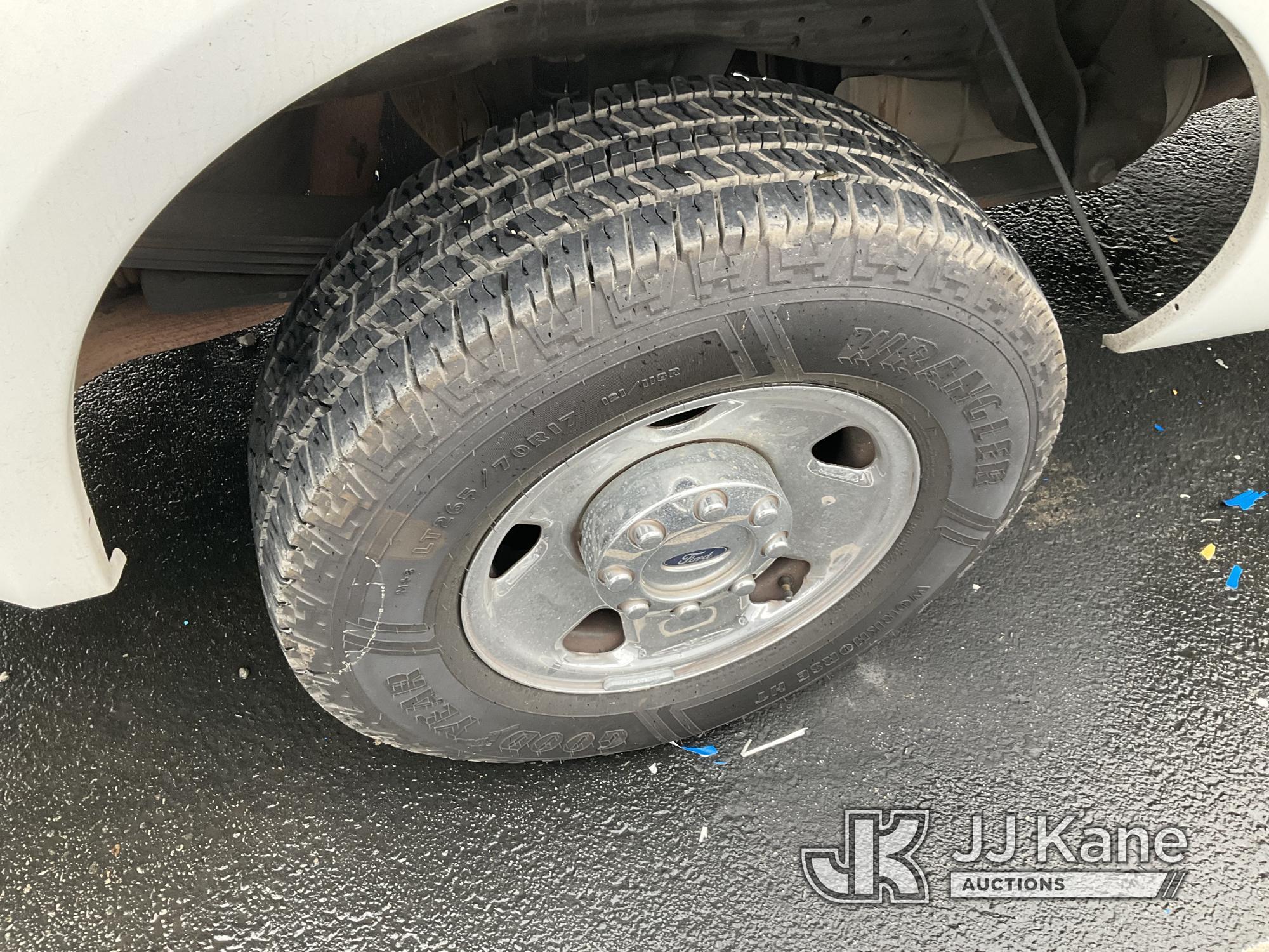 (Jurupa Valley, CA) 2006 Ford F-250 SD Crew-Cab Pickup Truck Runs & Moves, Horn Does Not Work