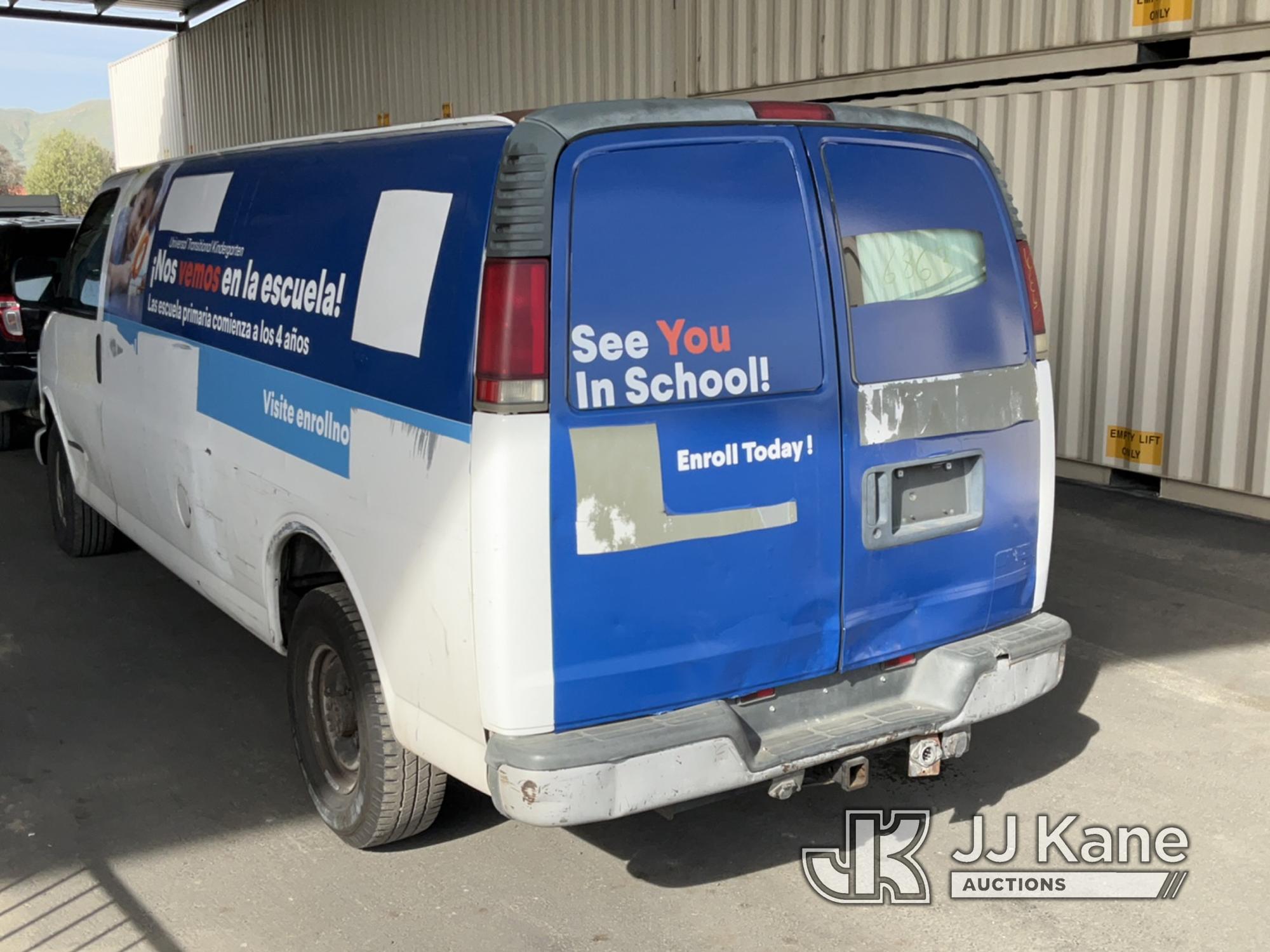 (Jurupa Valley, CA) 2000 GMC Savana G3500 Extended Cargo Van Does Not Start, Paint Damage, Fuel Gaug