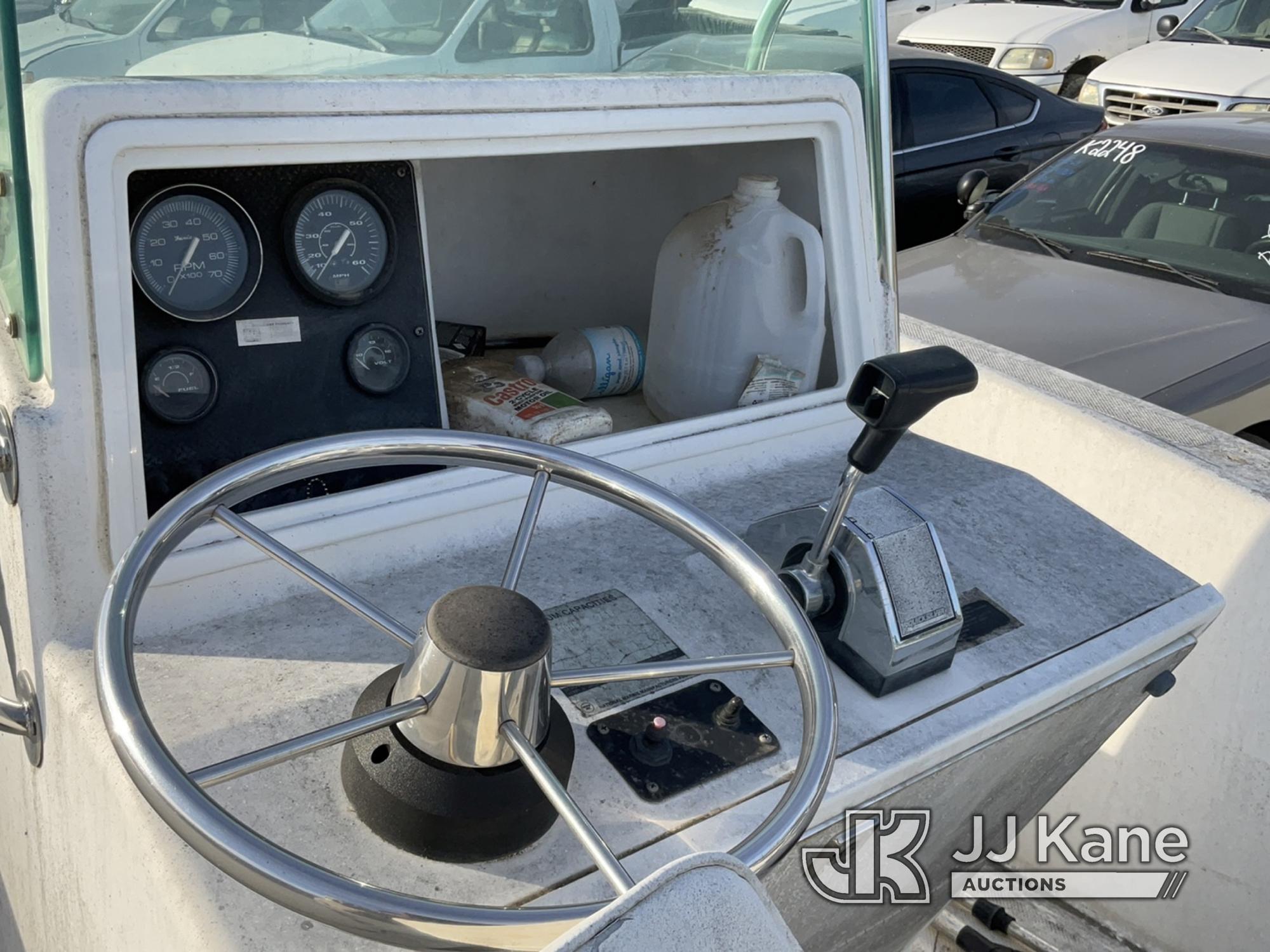 (Jurupa Valley, CA) 1996 Bayliner 18ft 11in Boat / Trailer Scuffs and Scratches