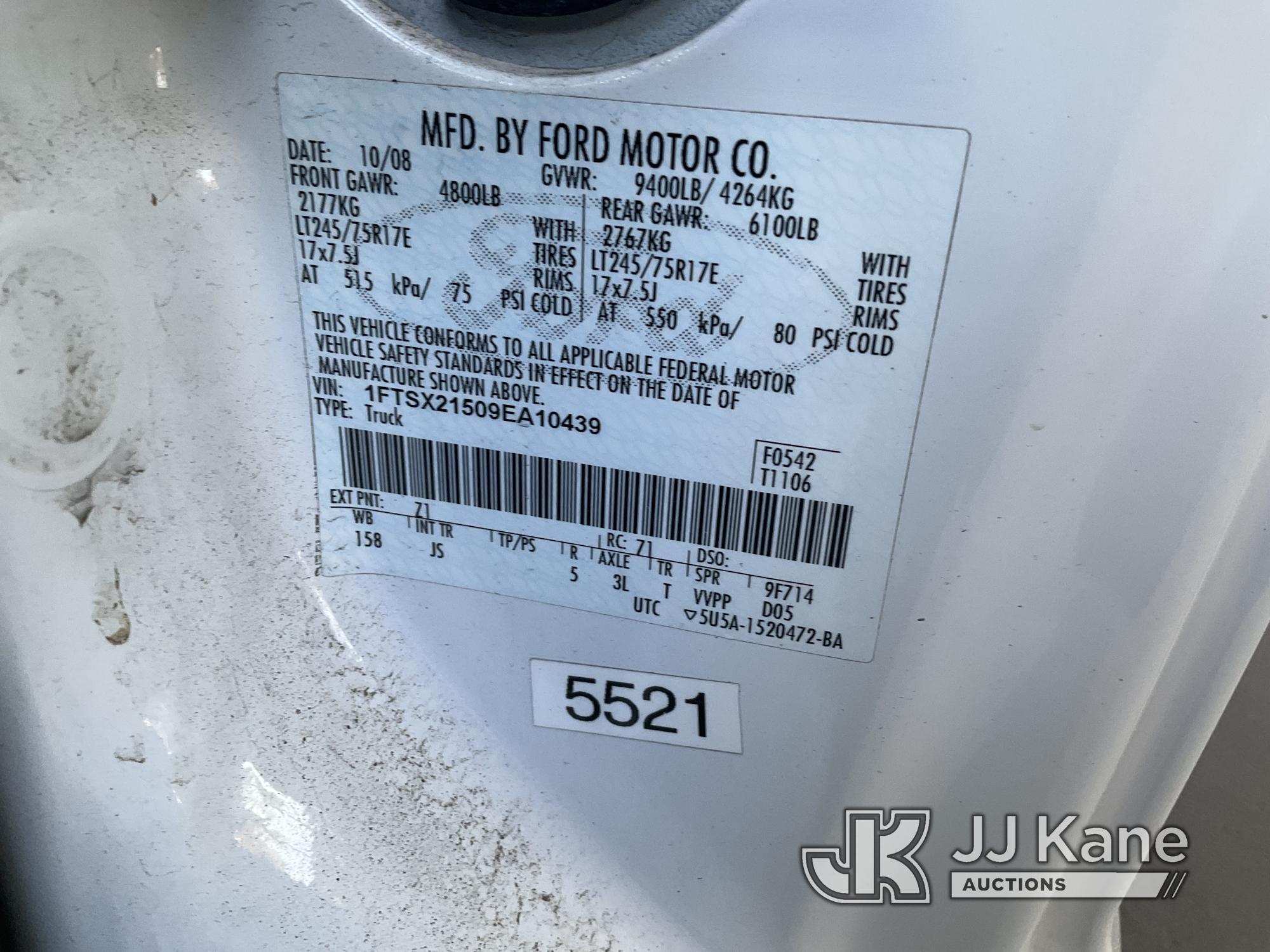 (Jurupa Valley, CA) 2009 Ford F250 4x4 XL Extended-Cab Pickup Truck Run & Moves Tire Light Is On