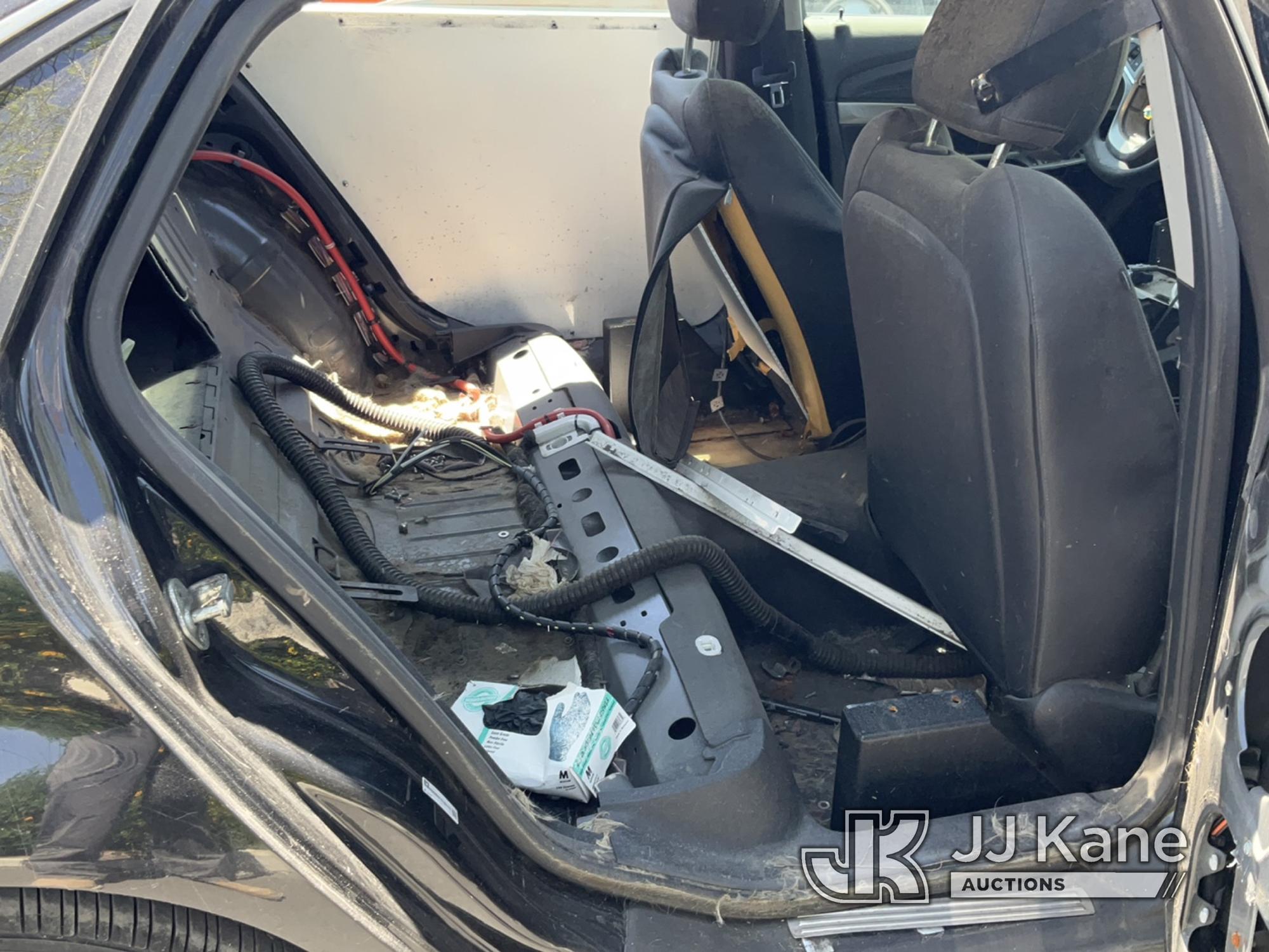 (Jurupa Valley, CA) 2014 Chevrolet Caprice 4-Door Sedan Runs & Moves, Air Bag Light Is On, Stripped