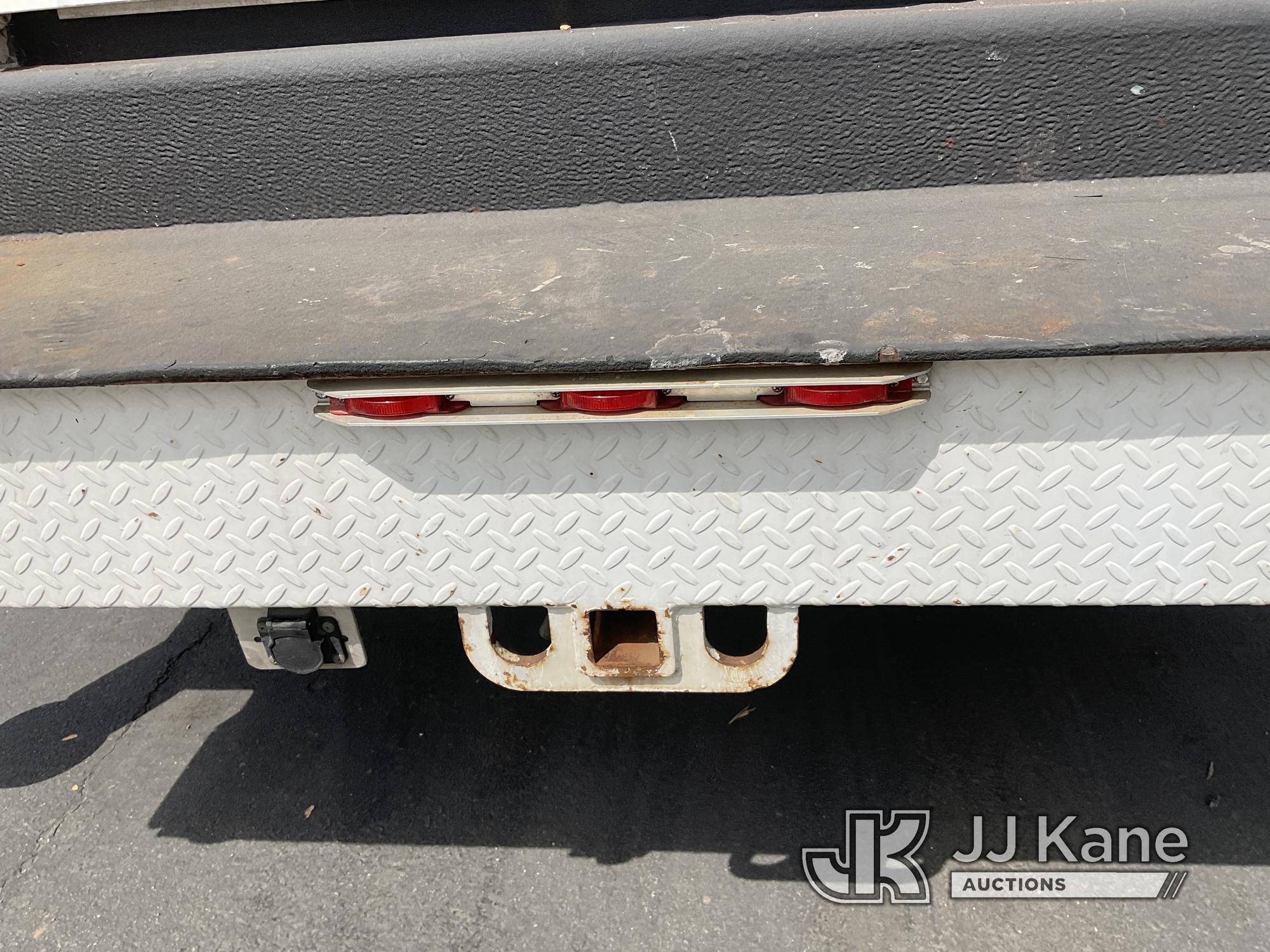 (Jurupa Valley, CA) 2010 Ford F550 Utility Truck Runs & Moves