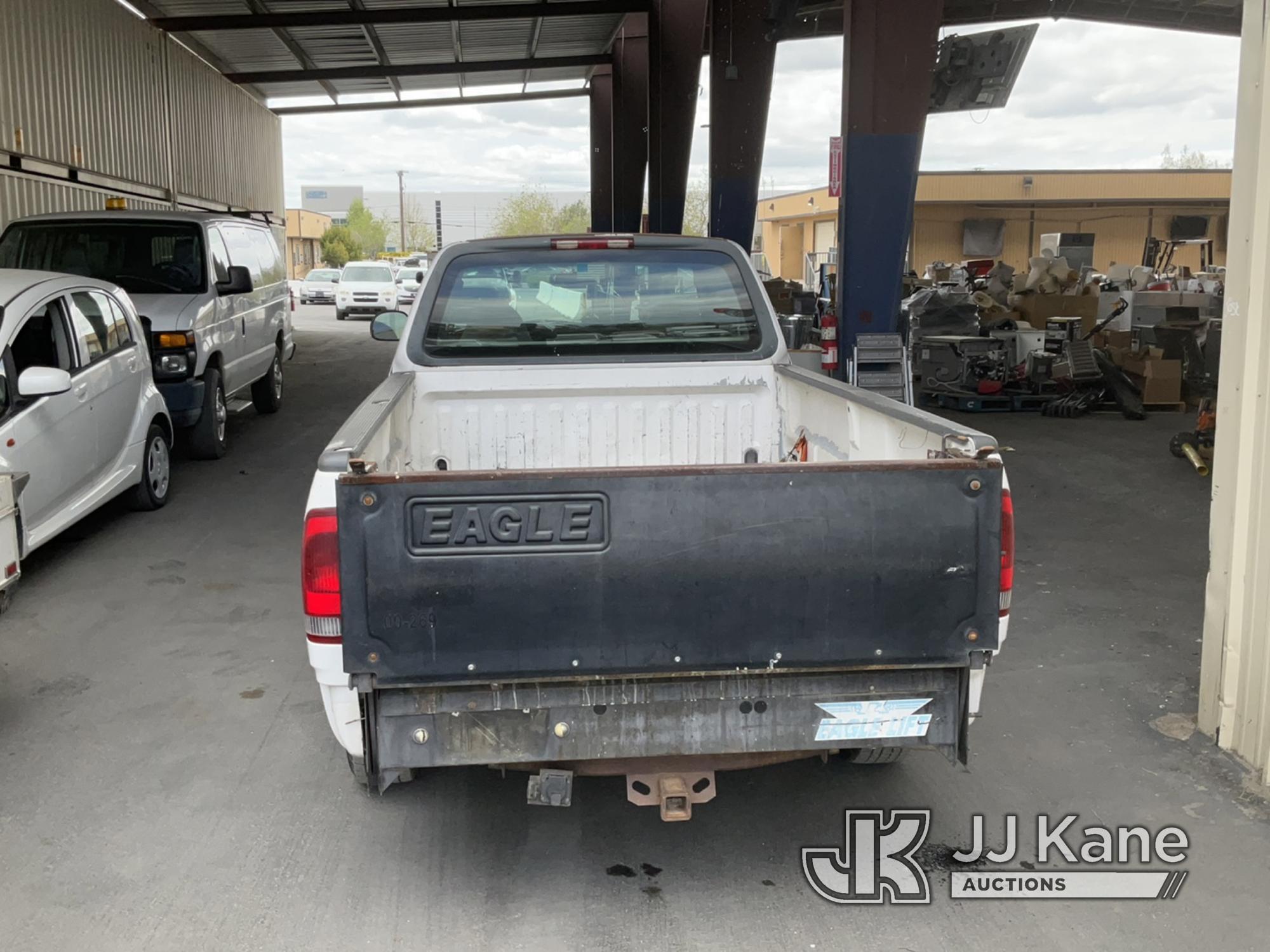 (Jurupa Valley, CA) 2000 Ford F-150 Extended-Cab Pickup Truck Runs & Moves, Paint Damage