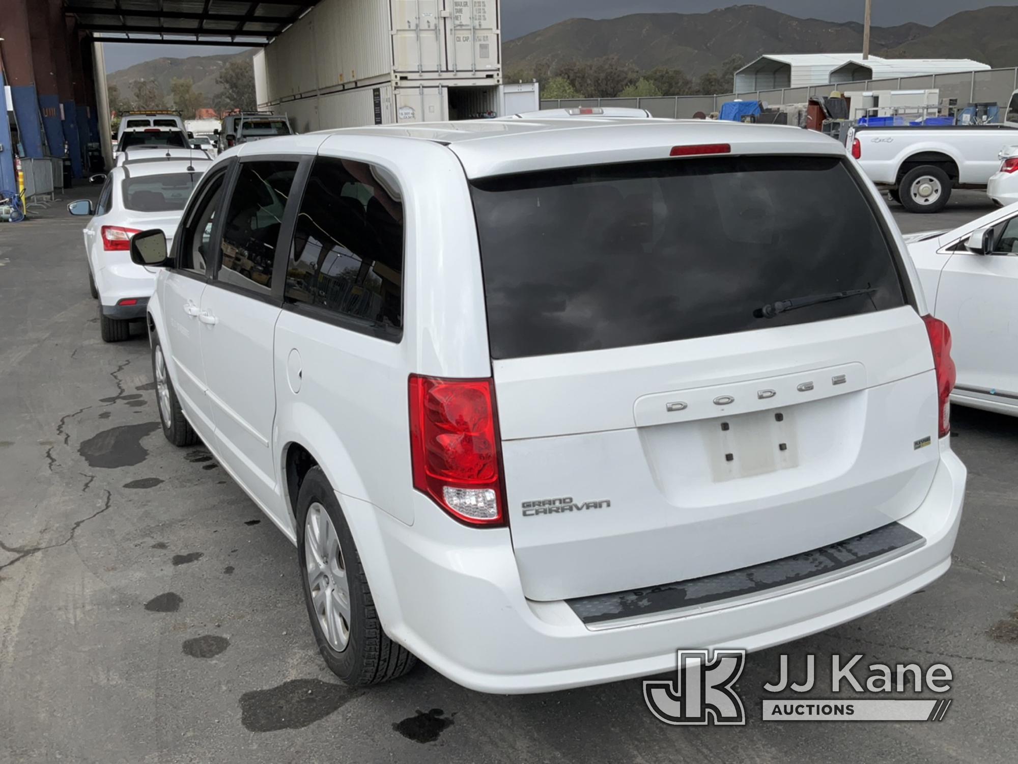 (Jurupa Valley, CA) 2014 Dodge Grand Caravan SE Sports Van Runs & Moves