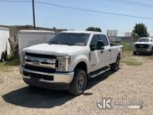 2019 Ford F350 4x4 Crew-Cab Pickup Truck Not Running, Condition Unknown, Leaking Diesel, Cracked Win