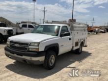 2005 Chevrolet Silverado 2500HD Enclosed Service Truck Jump To Start, Runs & Moves, Cracked Windshie