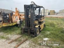 (Waxahachie, TX) 1994 Daewoo G25S Solid Tired Forklift, City of Plano Owned Per Seller: Was Running