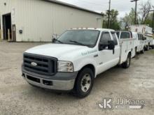 (Fort Wayne, IN) 2006 Ford F350 Extended-Cab Service Truck Not Running, Condition Unknown, Rust/Pain