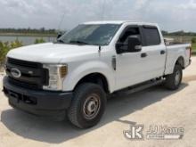 2018 Ford F250 4x4 Crew-Cab Pickup Truck Runs & Moves) (Cracked Windshield) (FL Residents Purchasing