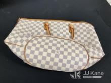 (Jurupa Valley, CA) White bag | authenticity unknown (Used) NOTE: This unit is being sold AS IS/WHER