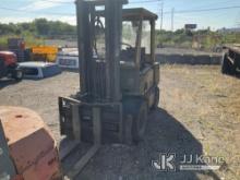 Yale GDP060TENUAE086 Pneumatic Tired Forklift Not Running, Body & Rust Damage