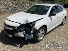 2015 Chevrolet Malibu 4-Door Sedan Major Front End Damage) (Runs & Moves) (Cracked Windshield, Bad W
