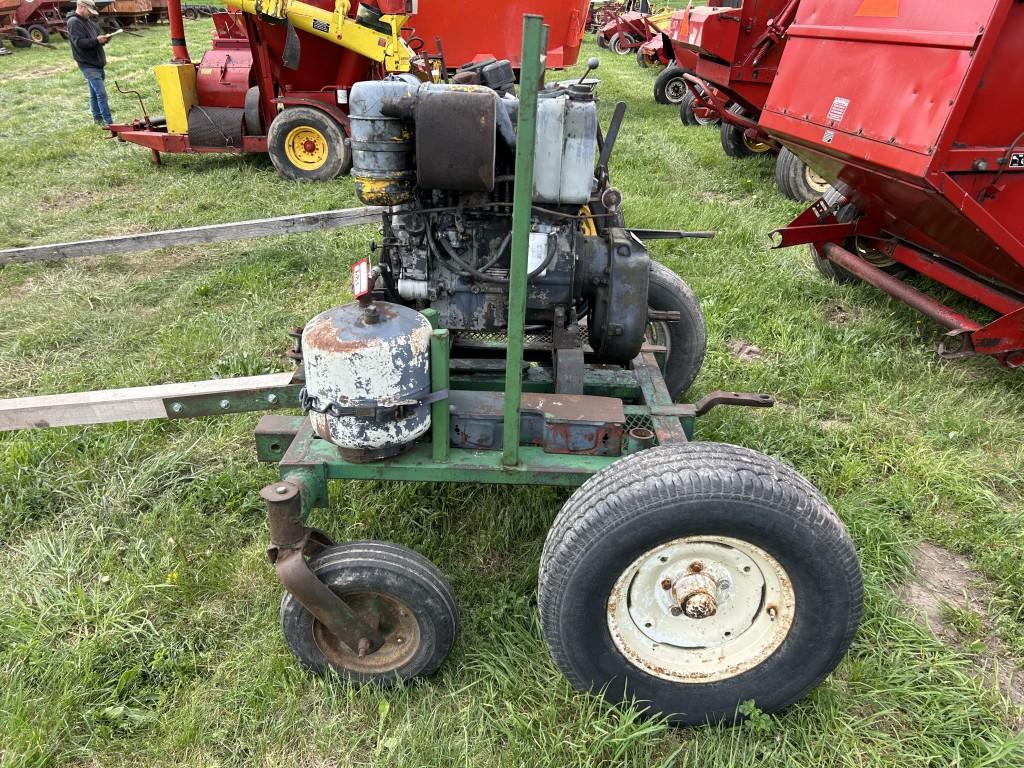 4-WHEEL FORE CART, 2-CYLINDER 25-HP DEUTZ DIESEL, 540 PTO, RECENTLY REBUILT MOTOR, 1-HYDRAULIC REMOT