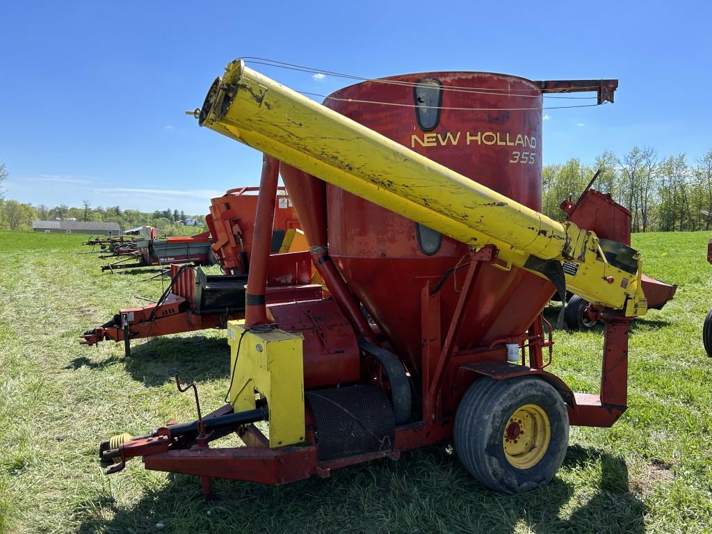 NEW HOLLAND 355 GRINDER MIXER, NEW HOLLAND MODEL 10 SCALE/MONITOR, 540 PTO