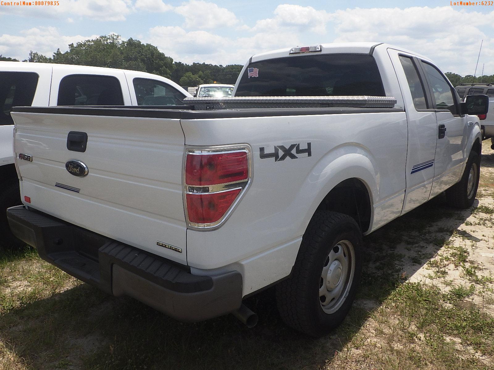 5-06232 (Trucks-Pickup 2D)  Seller: Gov-Hillsborough County B.O.C.C. 2013 FORD F