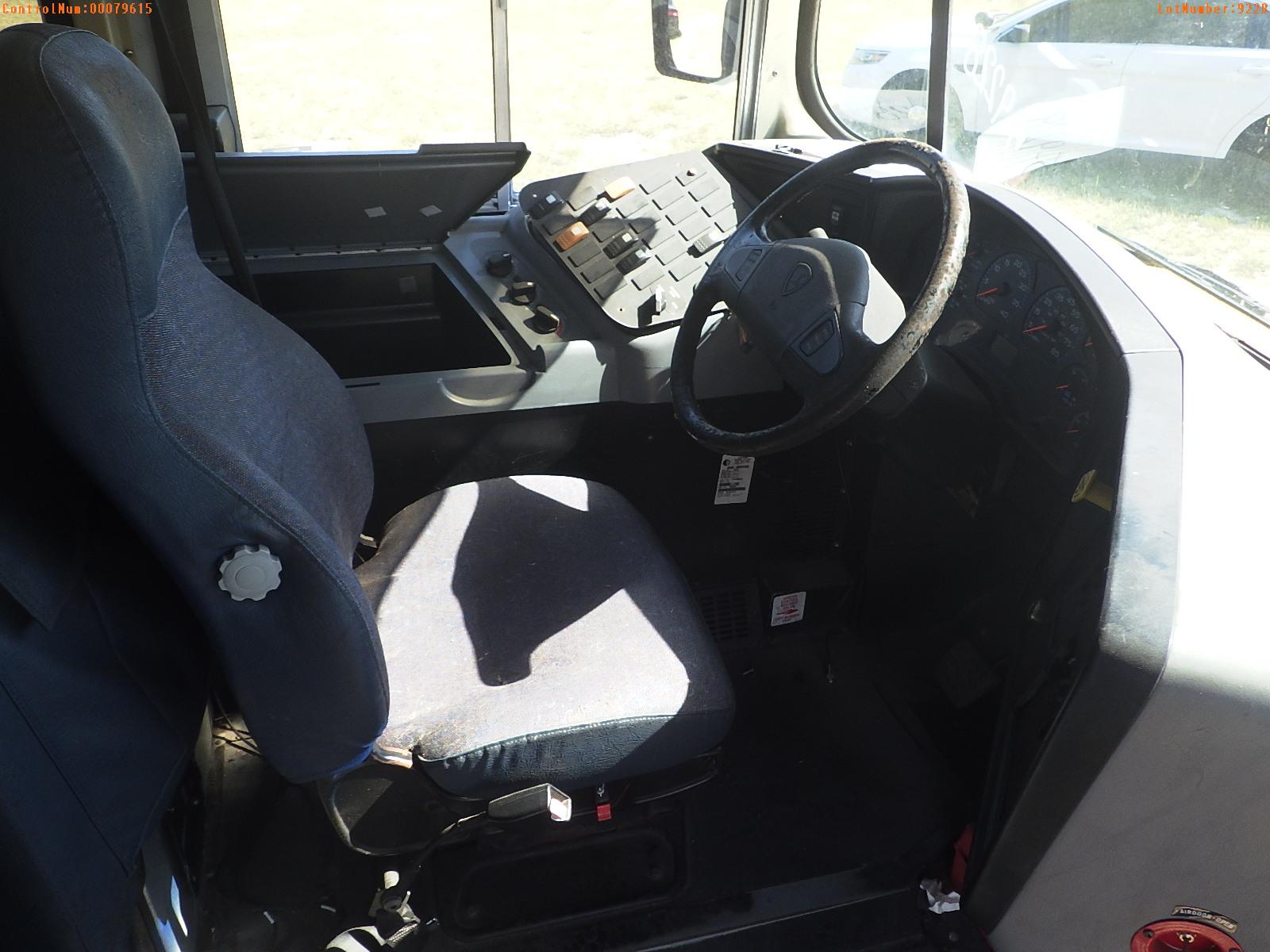 5-09228 (Trucks-Buses)  Seller: Gov-Hillsborough County School 2007 ICRP PB105