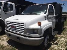 6-08219 (Trucks-Dump)  Seller: Gov-Manatee County 2005 GMC C4500
