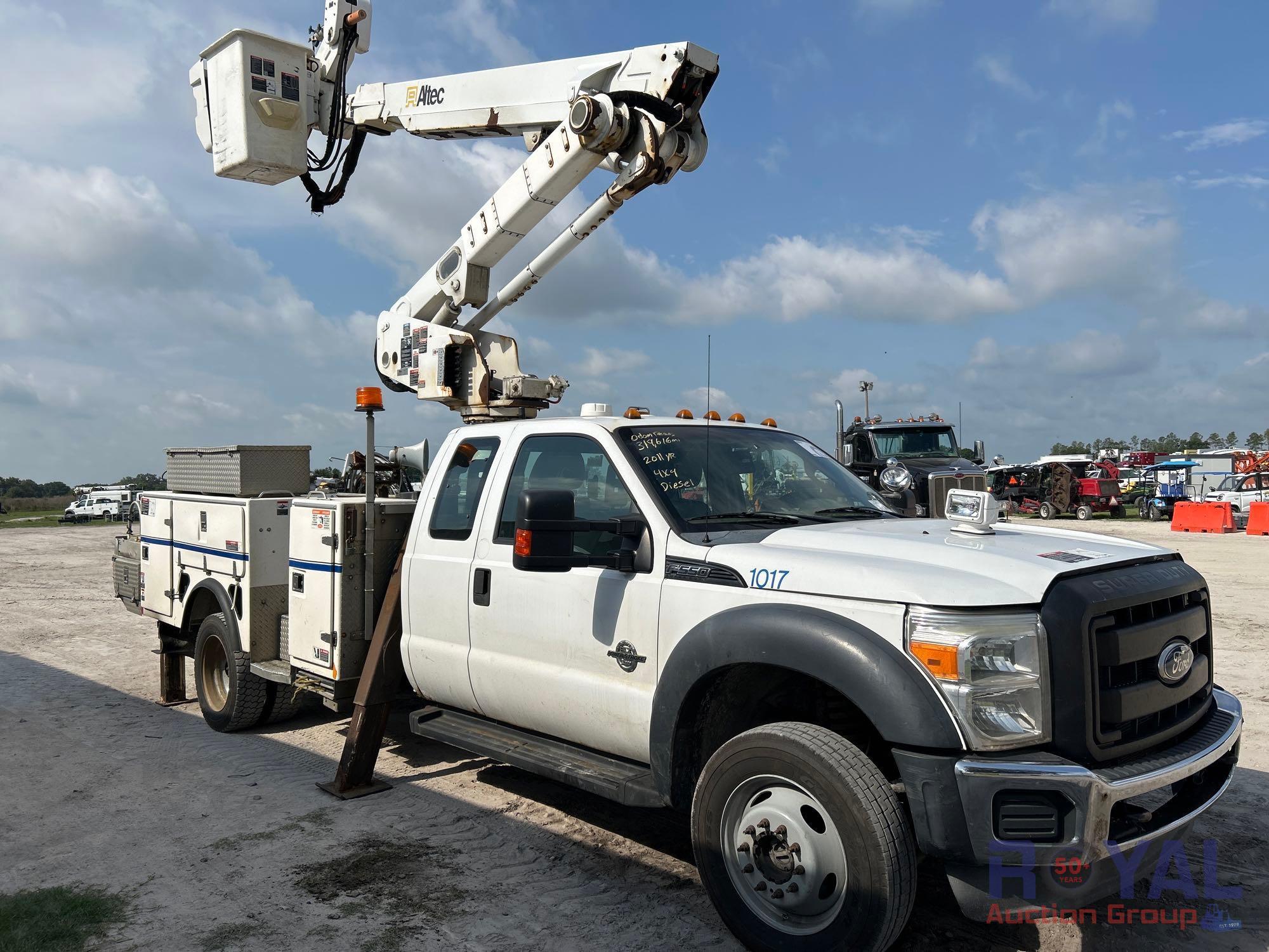 2011 Ford F550 Extended Cab 4x4 Altec AT40M Material Handler Bucket Truck