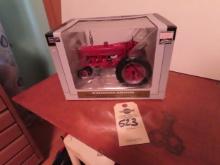 SpecCast IH 400 Classic Series Toy Tractor