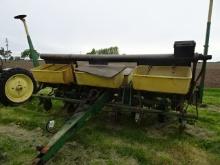 JD 7000 6 ROW FRONT FOLD PLANTER, DRY FERTILIZER, HYD. FILL AUGERS