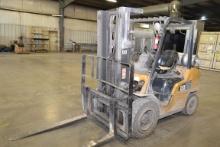 CAT Forklift Model 2P60 w/6k lb. Capacity, 3-Stage Lift Side Shift; Bottle Reserve, and Hard Surface