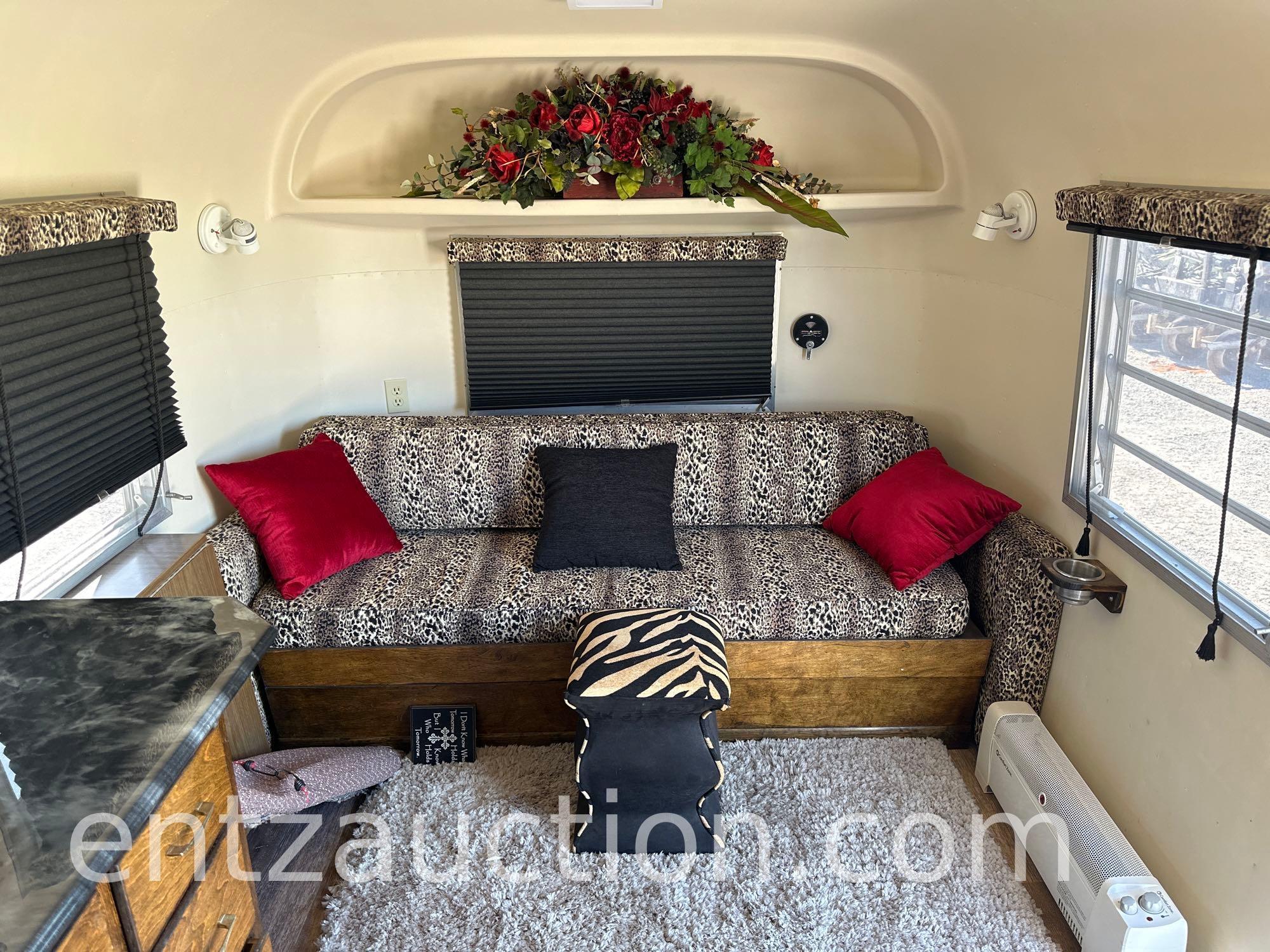 1967 AVION T-28 TRAVELCADER, SLEEPS 4, TA, BP,