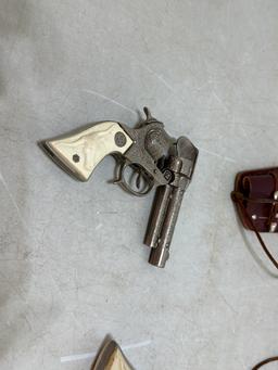 Pair Texan Jr Toy Cap Guns & Leather Holster