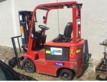 Tail Lift FB 25C Electric forklift, 4660 lbs capacity, runs good. Not coming with charger