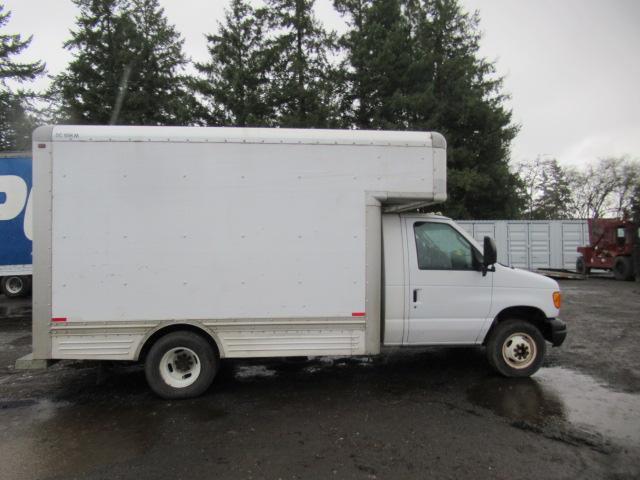 2006 FORD ECONOLINE 12' BOX TRUCK