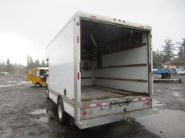 2006 FORD ECONOLINE 12' BOX TRUCK