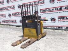 YALE SN: M1501210013A ELECTRIC FORKLIFT