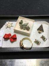 Tria miscellaneous Christmas jewelry tray, not included