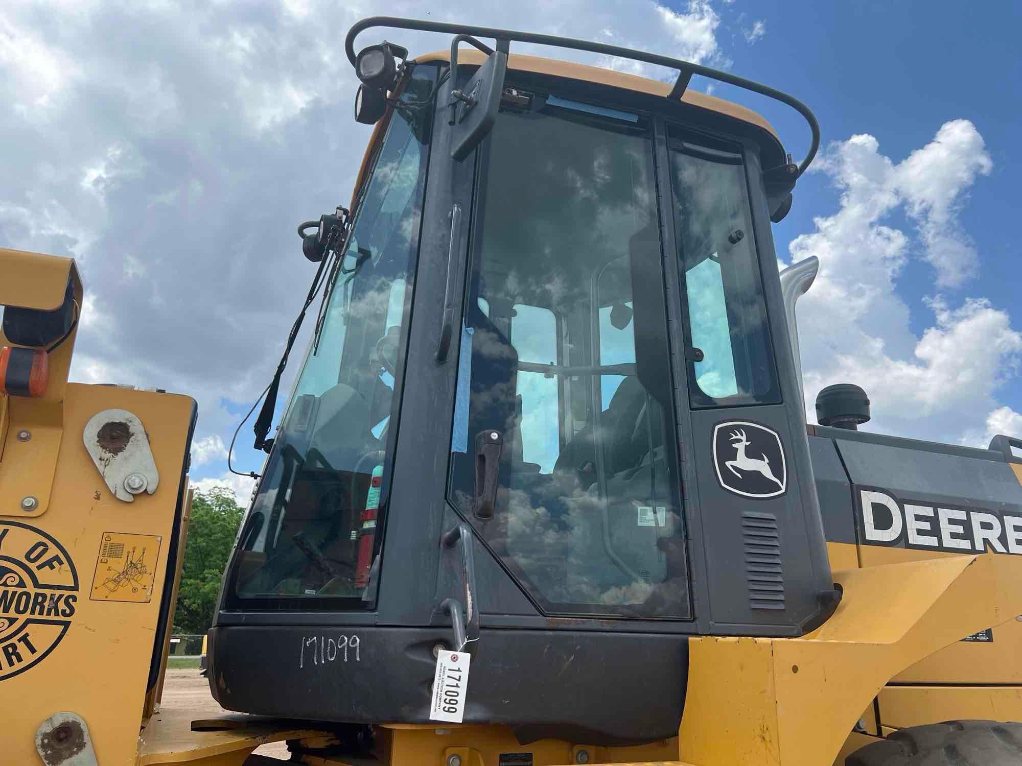 2011 JOHN DEERE 524K RUBBER TIRE LOADER