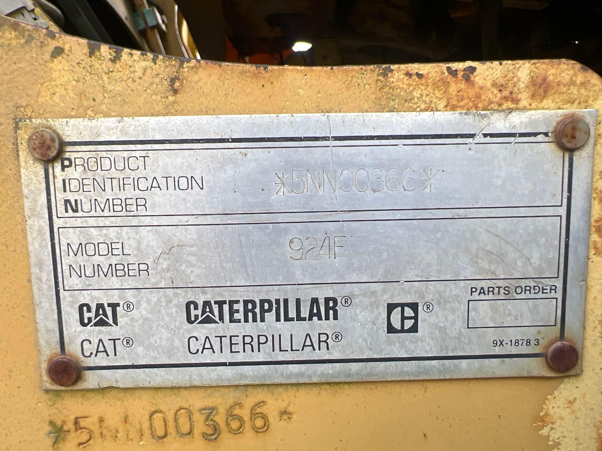 1995 CATERPILLAR 924F LOADER