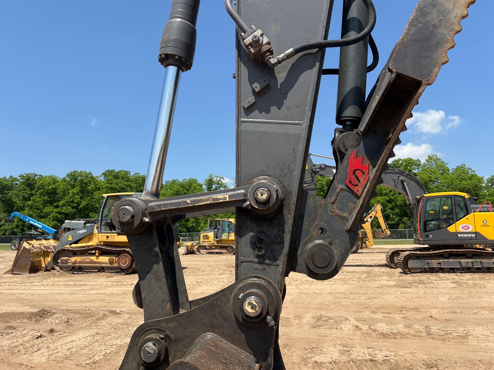 2022 VOLVO EC200EL EXCAVATOR